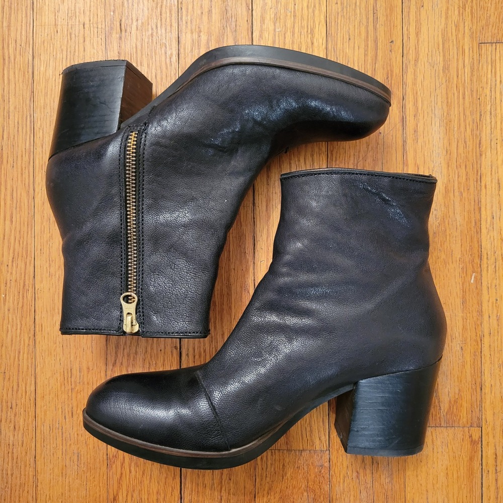 Eric Michael 37‎ Black Leather Ankle Boots Block Heel Spain 6.5 7 Classic Edgy